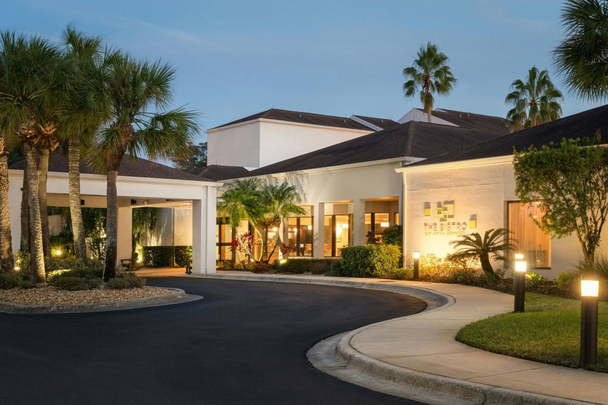 Courtyard Melbourne West Hotel Екстериор снимка