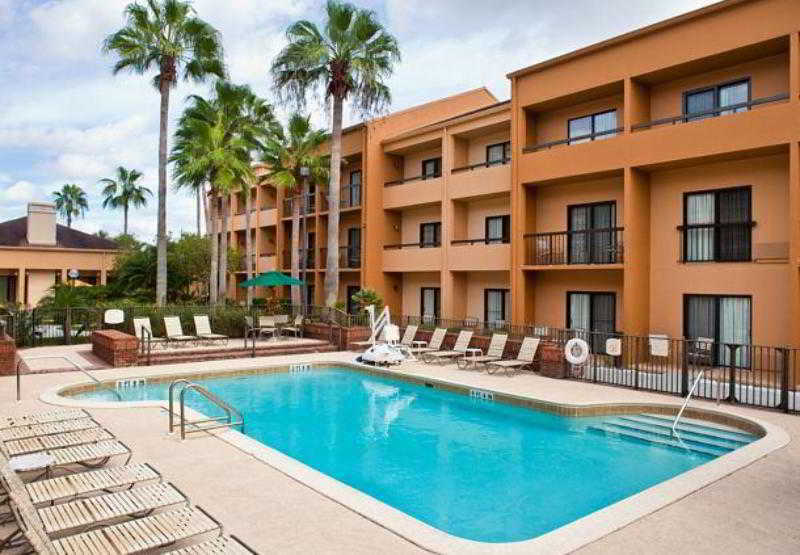 Courtyard Melbourne West Hotel Екстериор снимка